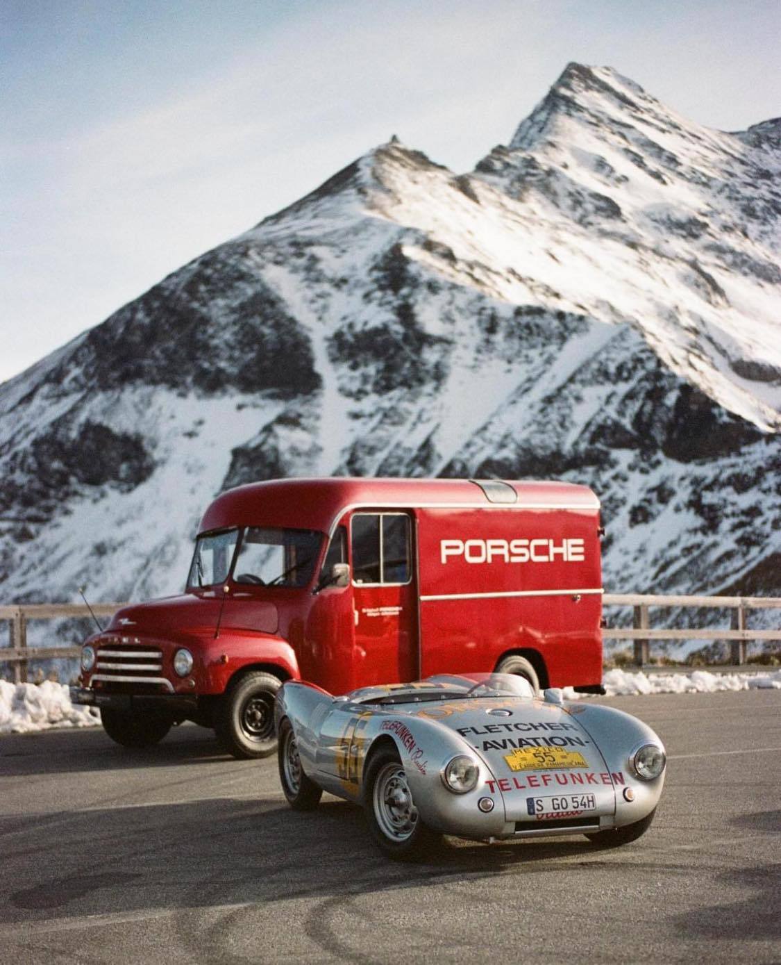 1125x1389, 183 Kb / автомобиль, классика, ретро, фургон, Porsche, горы, снег