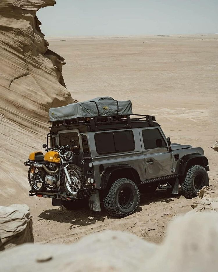 750x937, 128 Kb / автомобиль, классика, ретро, мотоцикл, land rover, камни, горы, скалы, песок, пустыня