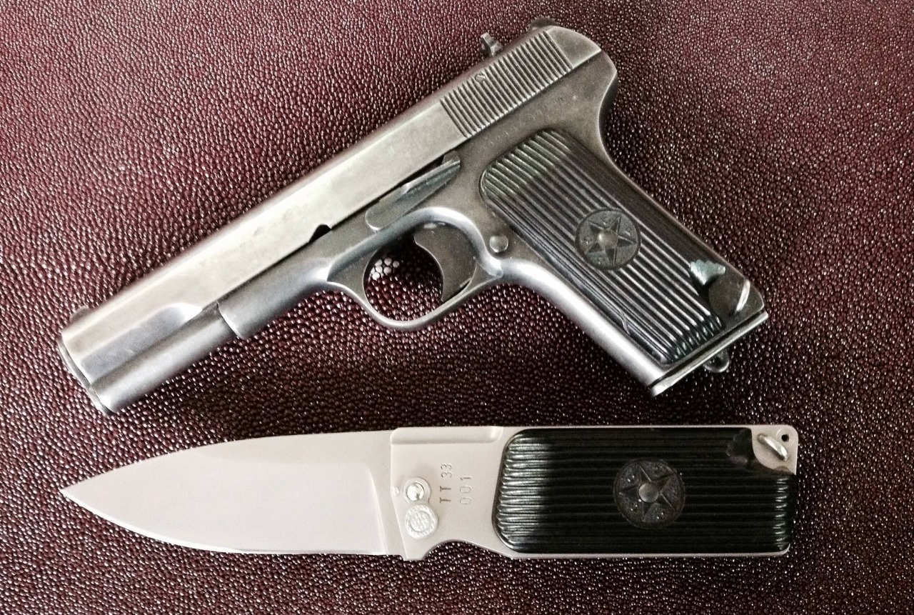 1280x861, 543 Kb / пистолет, ТТ, нож, накладки