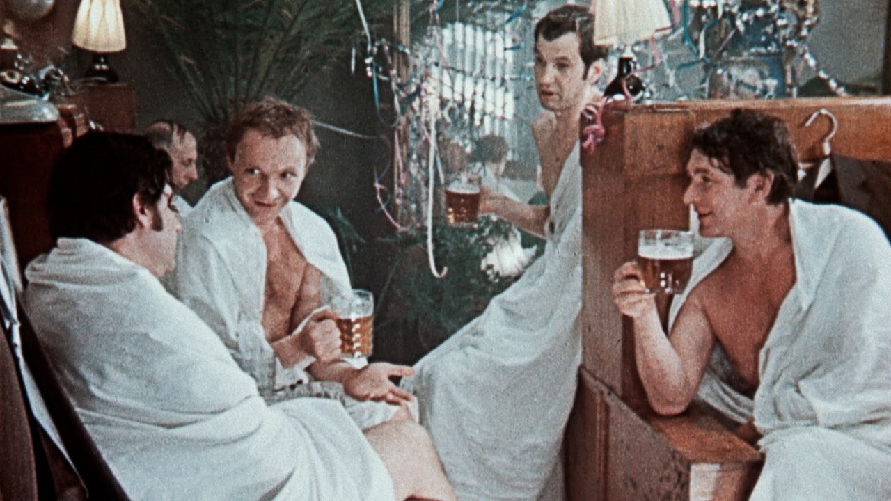 1280x720, 159 Kb / Баня, ирония судьбы, пиво, кружка, простынь, полотенце