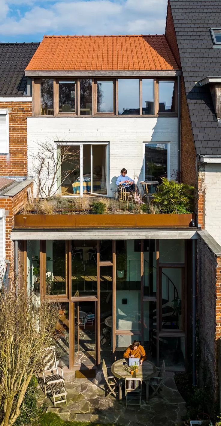 736x1414, 243 Kb / Балкон, дом, архитектура, кресло, сад