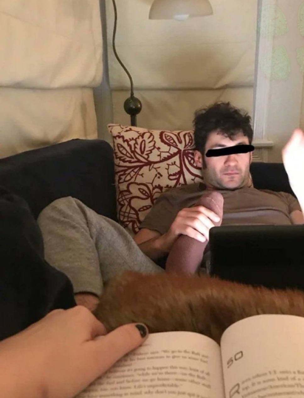 967x1265, 71 Kb / Не сразу, мужик, дом, нога