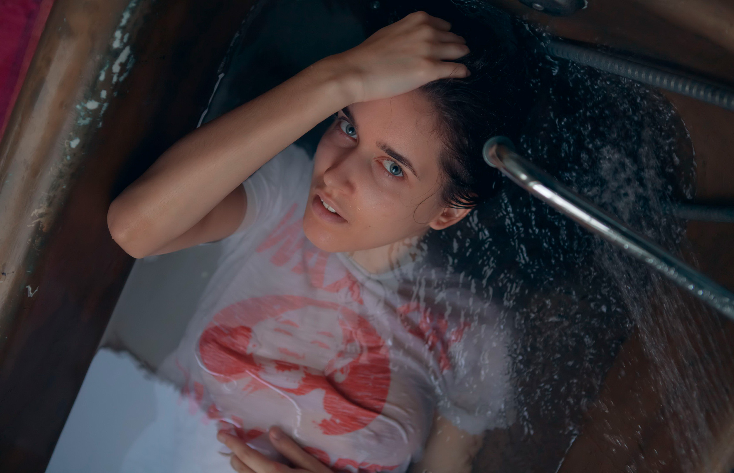 2500x1614, 625 Kb / смеситель, майка, вода