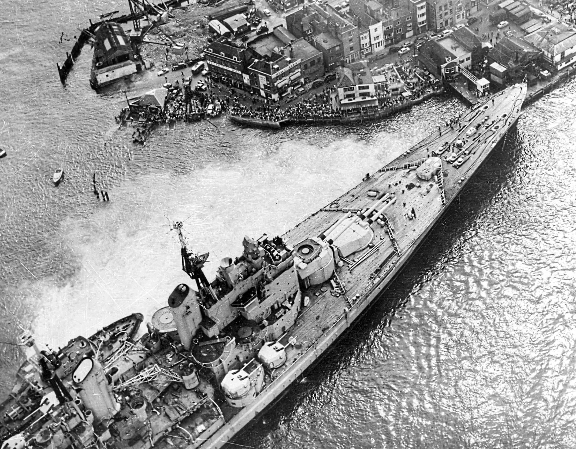 1994x1553, 617 Kb / ч/б, корабль, линкор, Англия