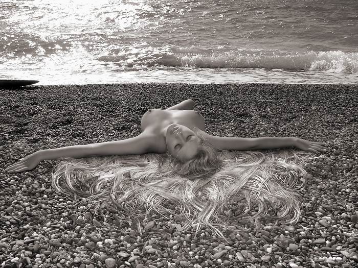 700x525, 148 Kb / море, пляж, волосы