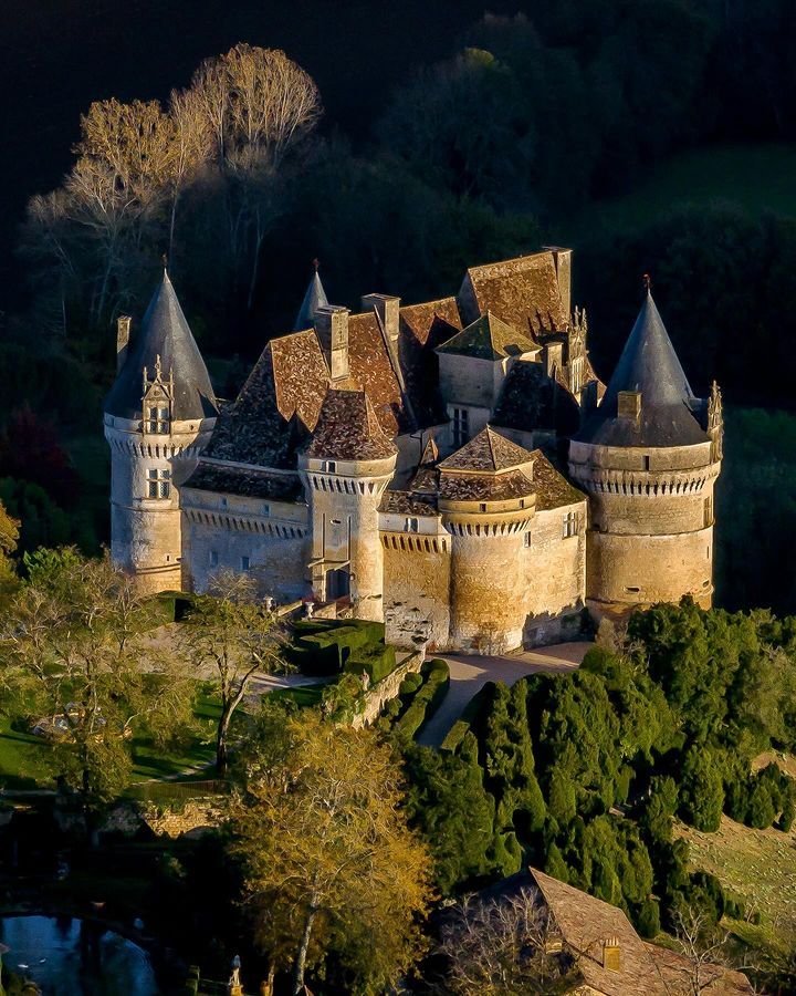 720x900, 155 Kb / Замок, крпость, Банн, Франция