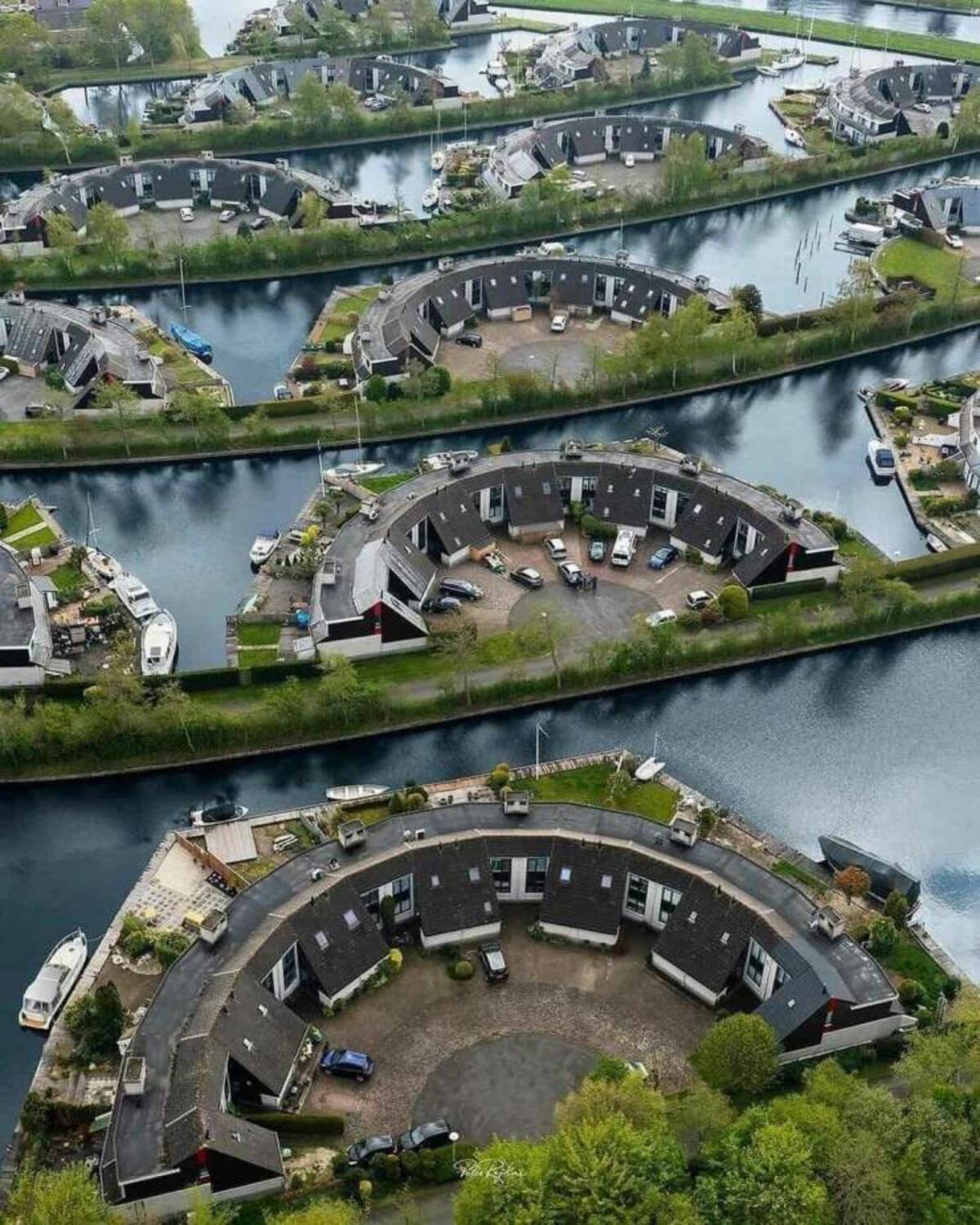 1200x1500, 252 Kb / Леммер, Голландия, Нидерланды, Lemmer, дом, вода, яхта, машина