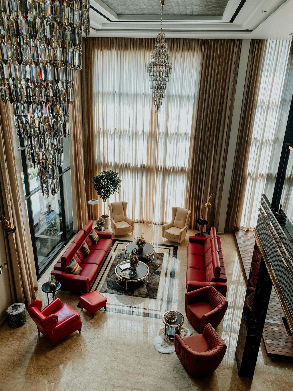 1024x1366, 338 Kb / интерьер, дизайн, люстра, кресло, окно