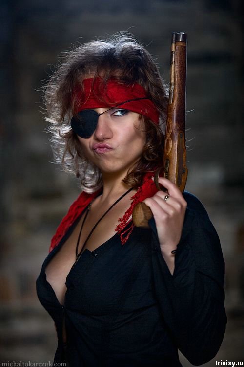 500x750, 48 Kb / девушка, пистолет, повязка