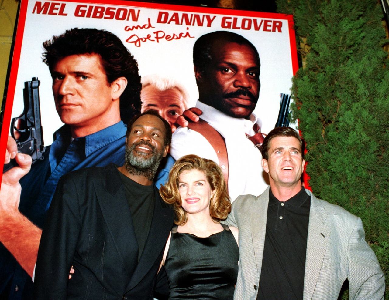 1280x989, 480 Kb / Мел Гибсон, Смертельное оружие, пиджак