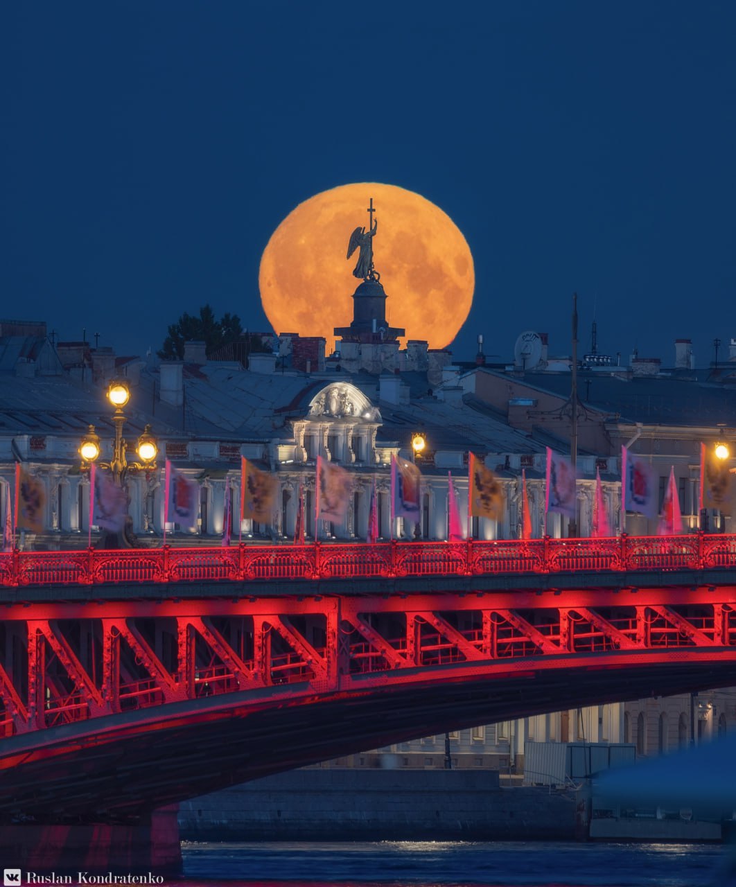 1062x1280, 161 Kb / Ангел, луна, Санкт-Петербург, мост
