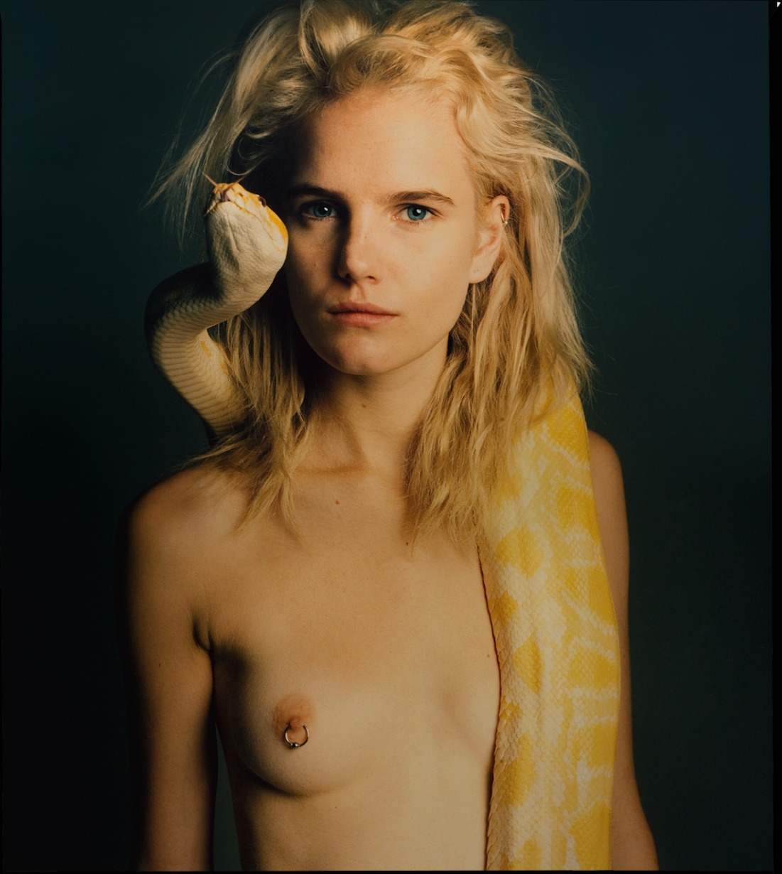 1101x1230, 197 Kb / snake, piercing, blonde, змея, пирсинг, блондинка, элина кечичева