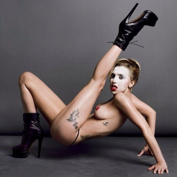 587x587, 49 Kb / гага, якорь, блондинка, тату