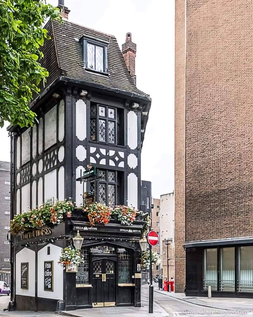 1080x1350, 208 Kb / Англия, Лондон, паб, бар, здание, архитектура