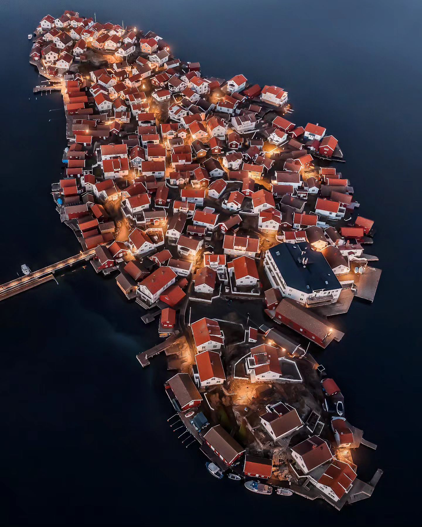 1440x1800, 441 Kb / Гулльхольмен, Швеция, остров, мост, Gullholmen, Sweden