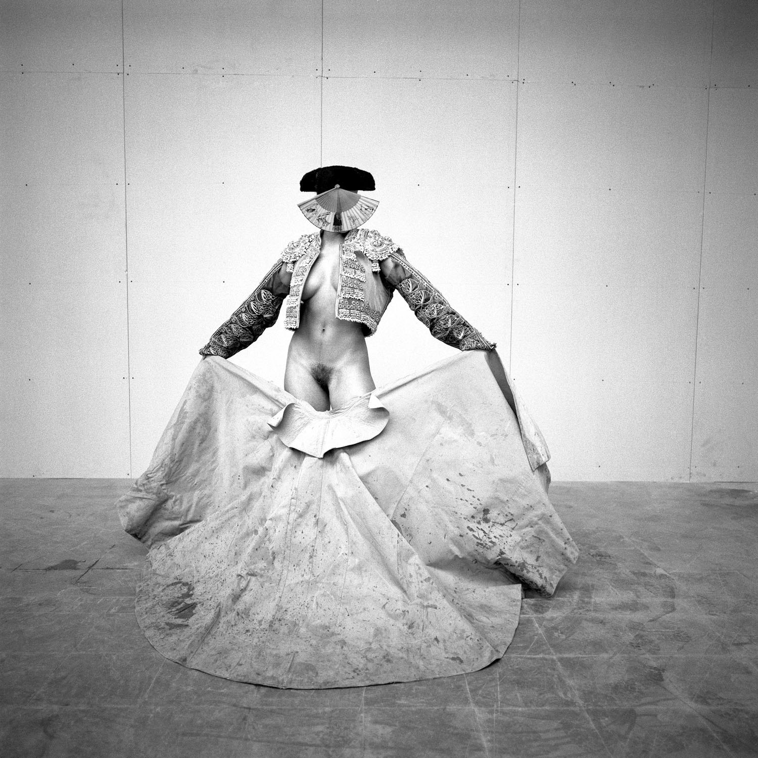 1500x1500, 491 Kb / матадор, ч/б