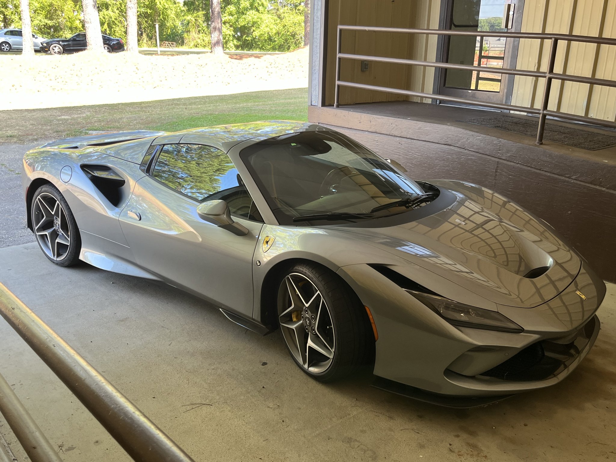 2048x1536, 568 Kb / автомобиль, Ferrari F8
