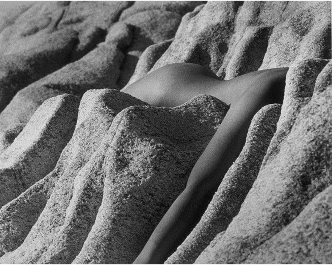 1080x861, 163 Kb / Karin Rosenthal, песок , тело, ч/б