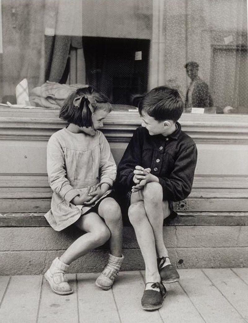 800x1040, 172 Kb / Brassai, дети, беседа, ч/б, Полетт и Анри