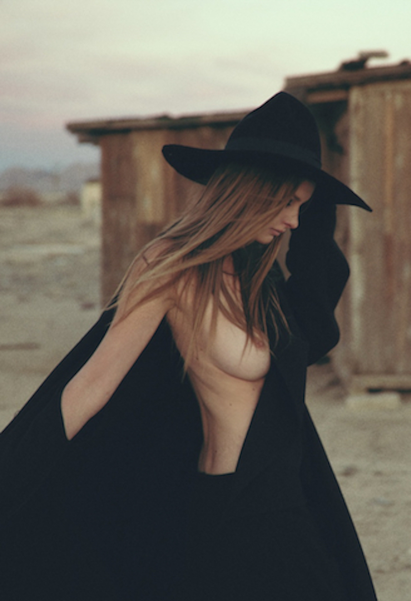 1400x2048, 308 Kb / Шляпа, мантия, пальто, халат, черный