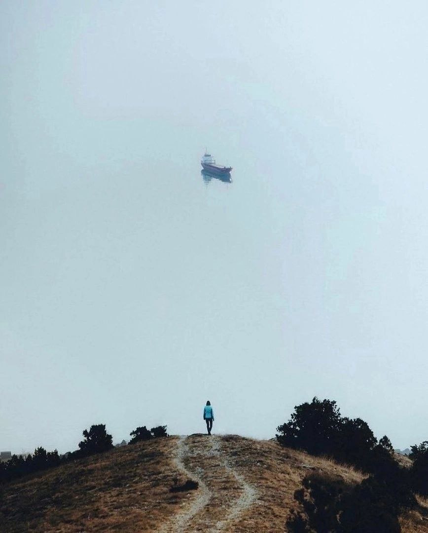 868x1080, 70 Kb / Небо, море, судно, корабль, дорога, тропинка, Краснодар