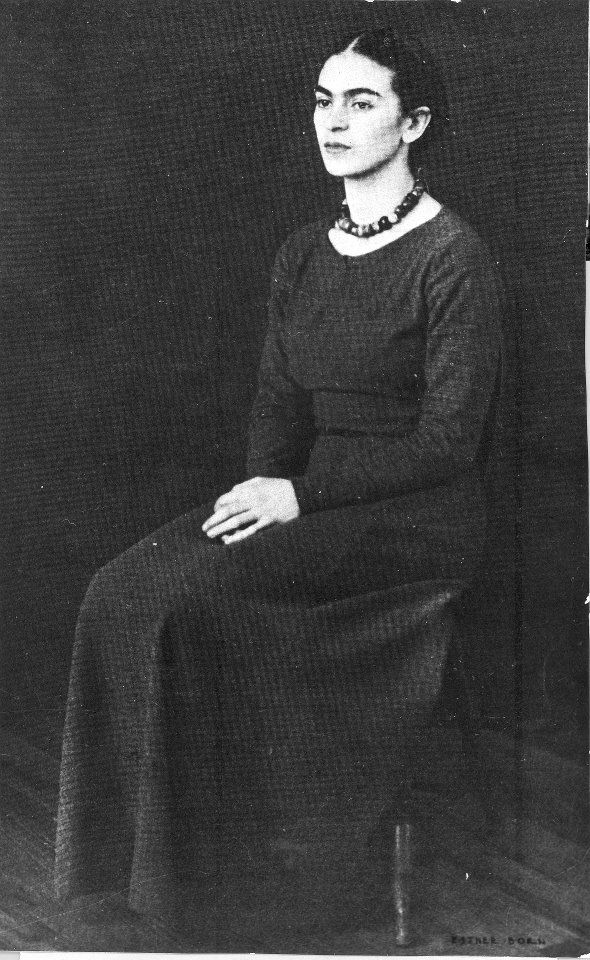 590x960, 121 Kb / Фрида, Кало, художница, ч/б