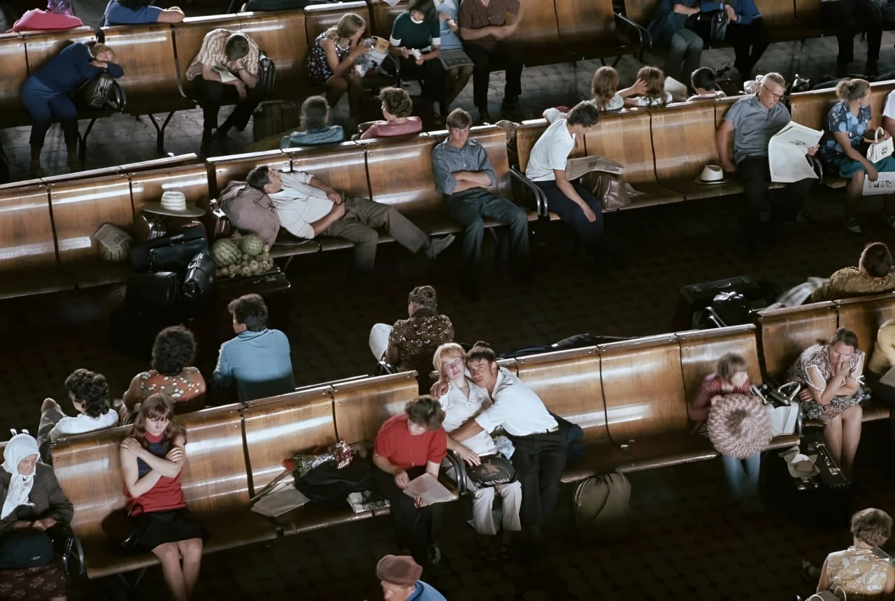 1280x860, 170 Kb / Новосибирск, вокзал, зал ожидания