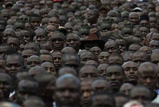 604x408, 353 Kb / голова, сера, мужчины, негры, толпа