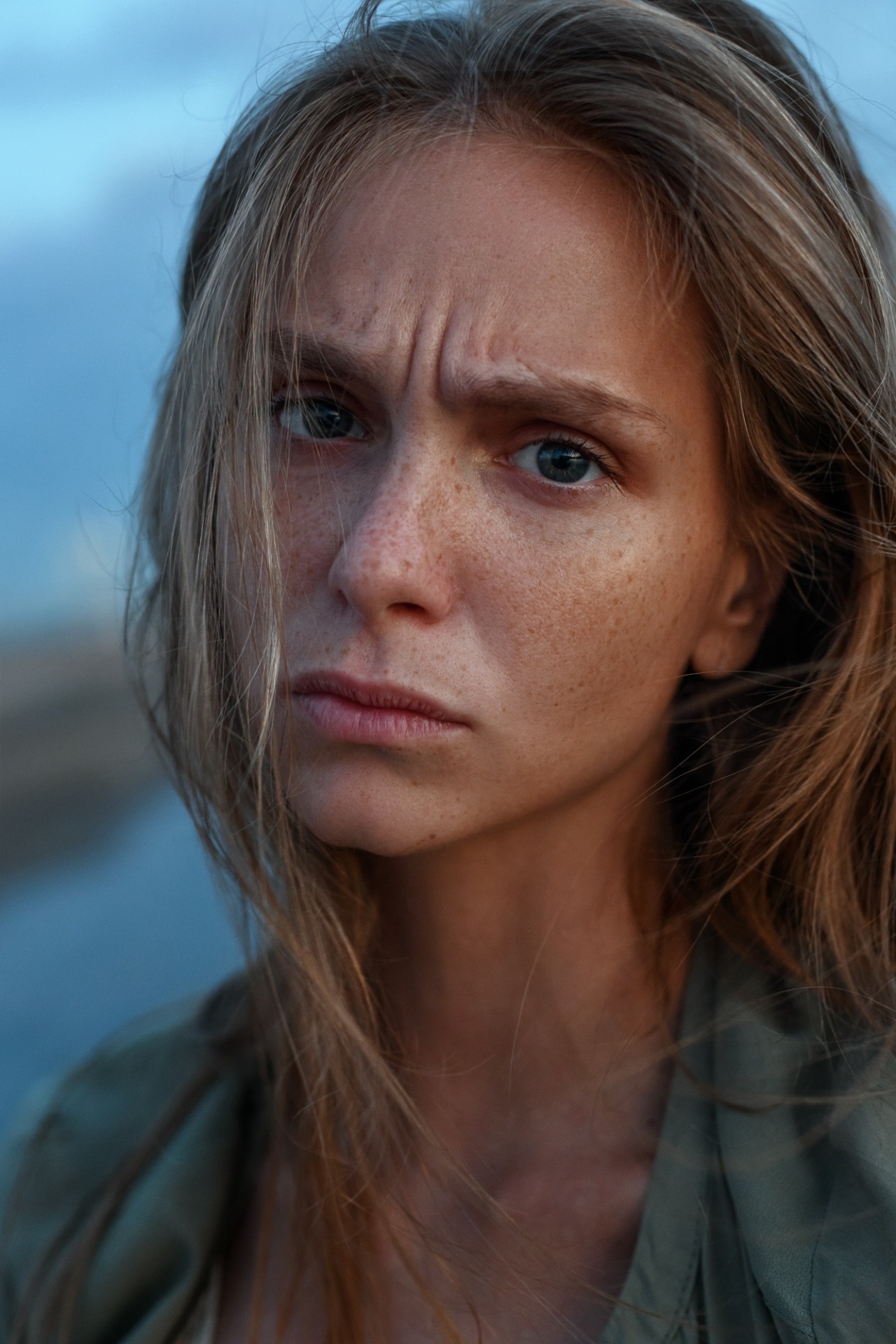 1280x1920, 426 Kb / портрет, веснушки, глаза, взгляд