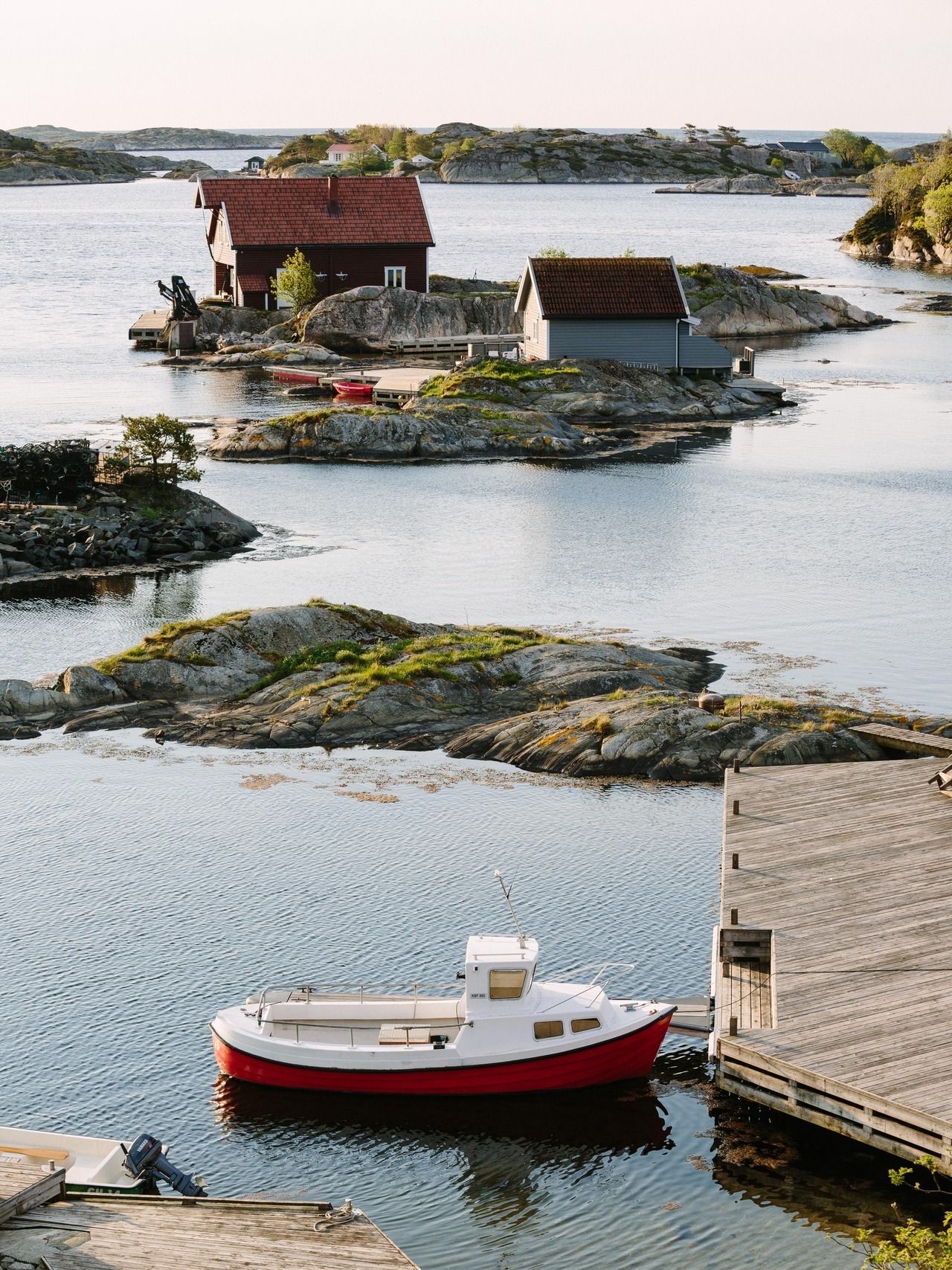 1280x1707, 475 Kb / кораблик, катер, лодка, причал, домик в деревне, Норвегия, острова