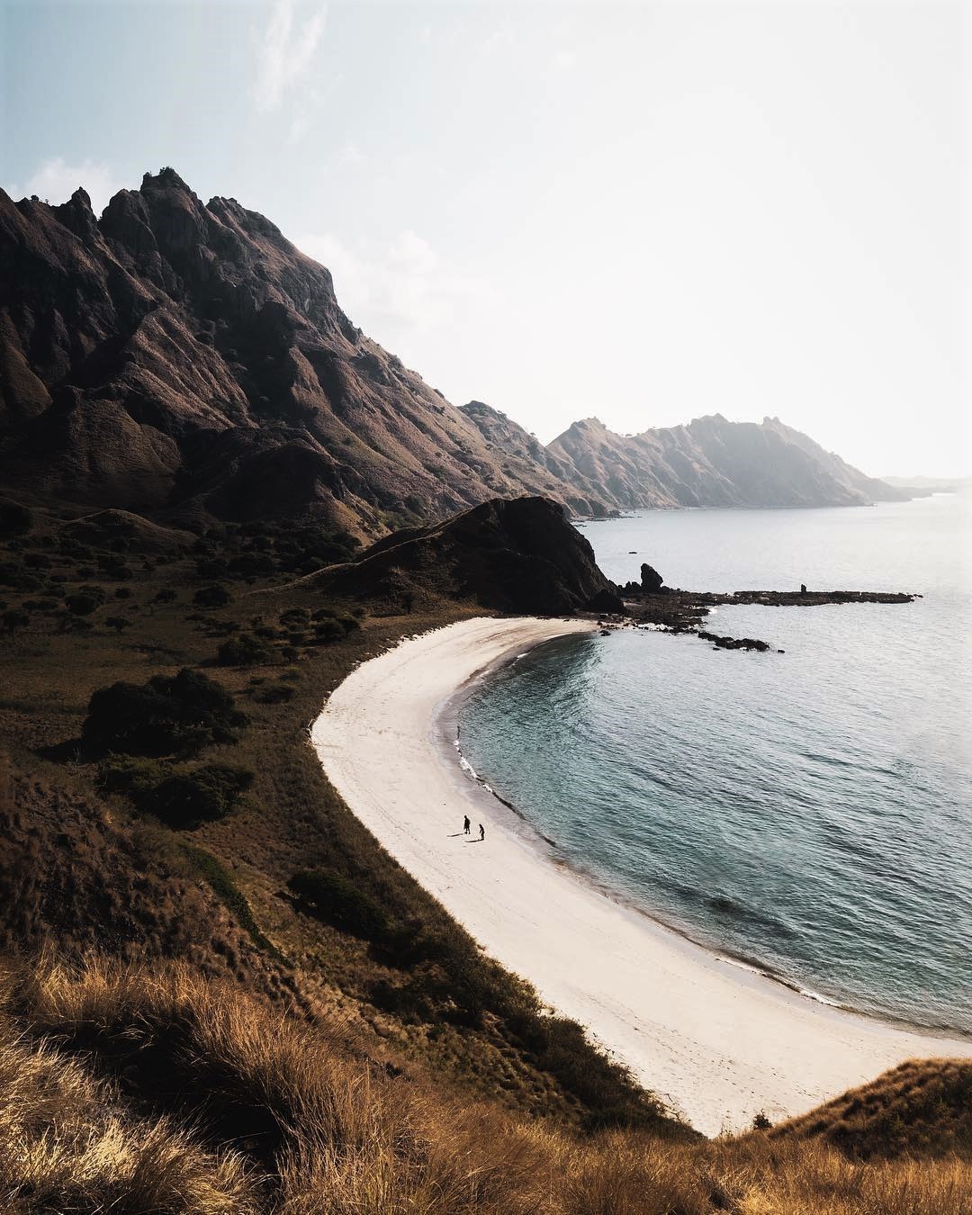 1080x1350, 291 Kb / пляж, берег, побережье, горы, скалы