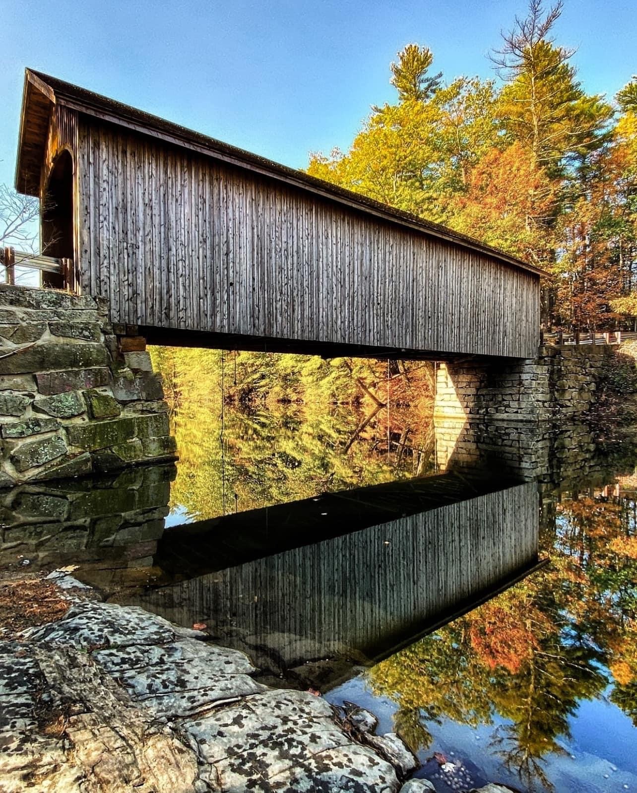 1284x1598, 541 Kb / Река, мост, отражение