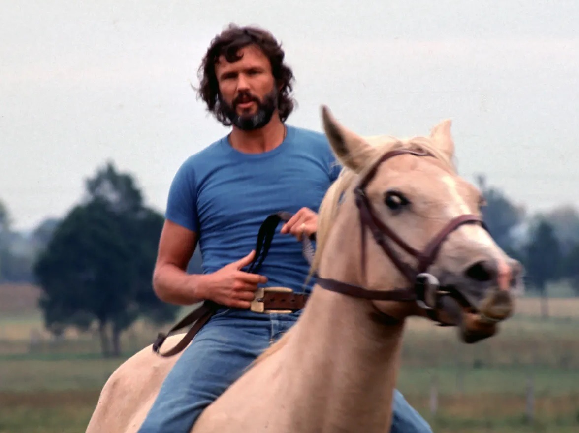 1176x880, 134 Kb / Kris Kristofferson, конь, наездник