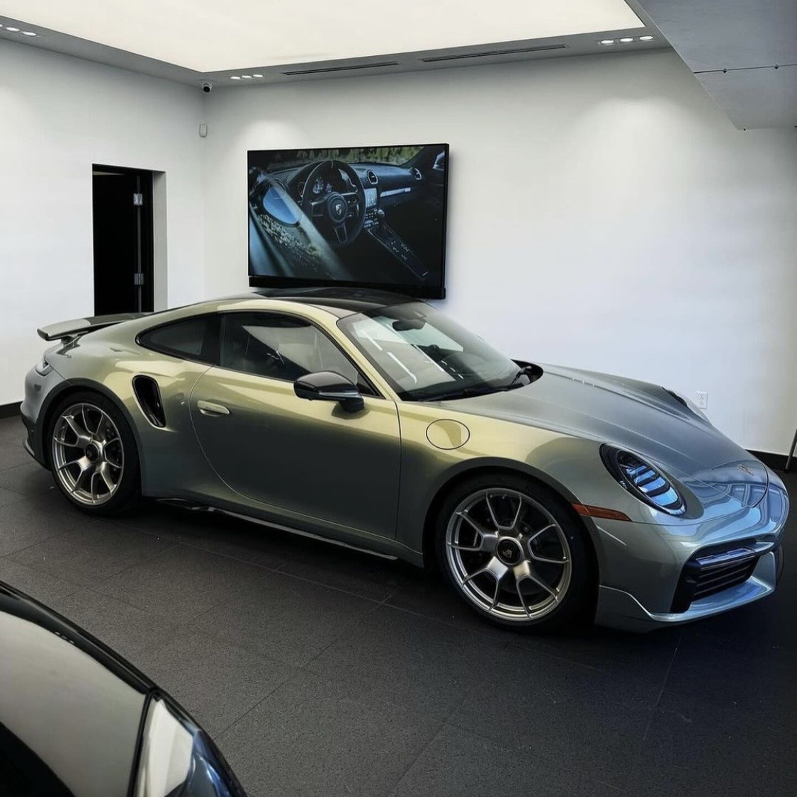 1125x1125, 236 Kb / Porsche 911, автомобиль