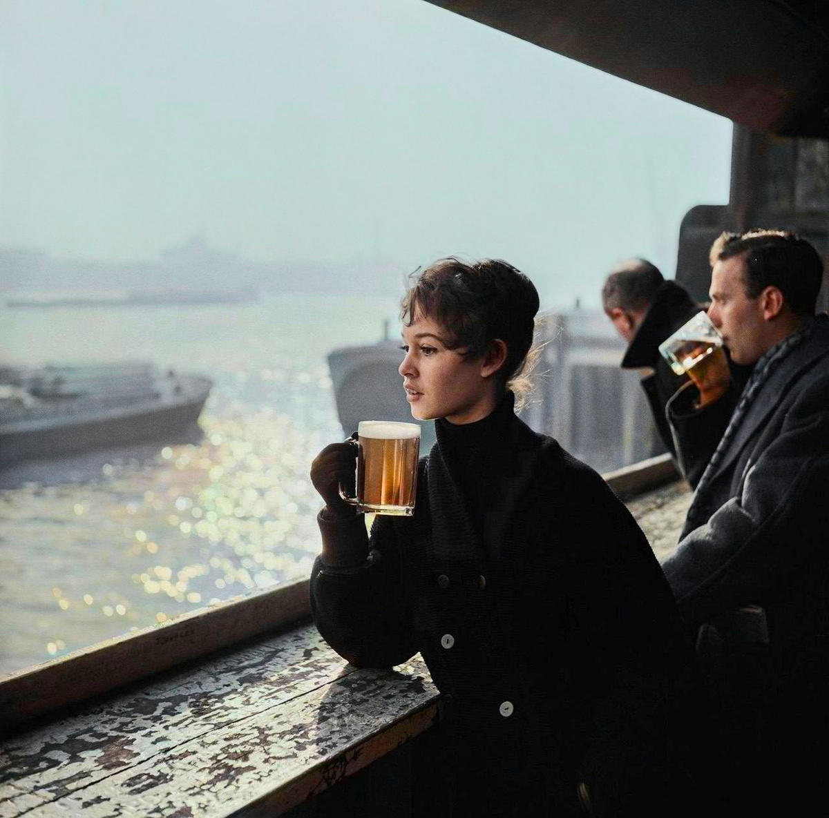 1200x1185, 395 Kb / Брижит Бардо, пиво, Brigitte Bardot