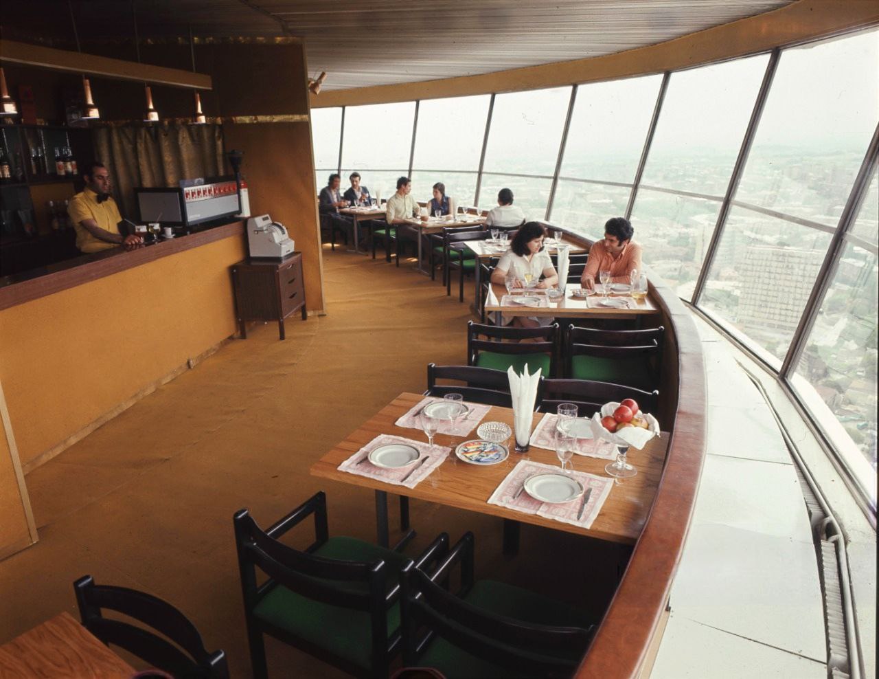 1280x988, 168 Kb / ресторан, Ереван, Армения