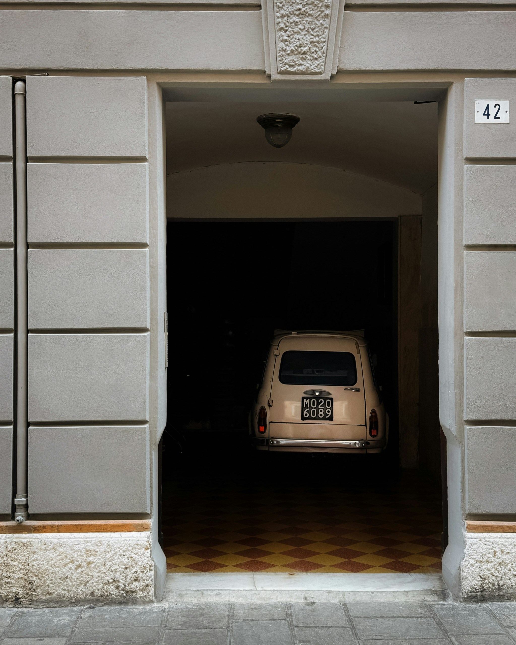 2048x2560, 631 Kb / автомобиль, классика, ретро, гараж, 42