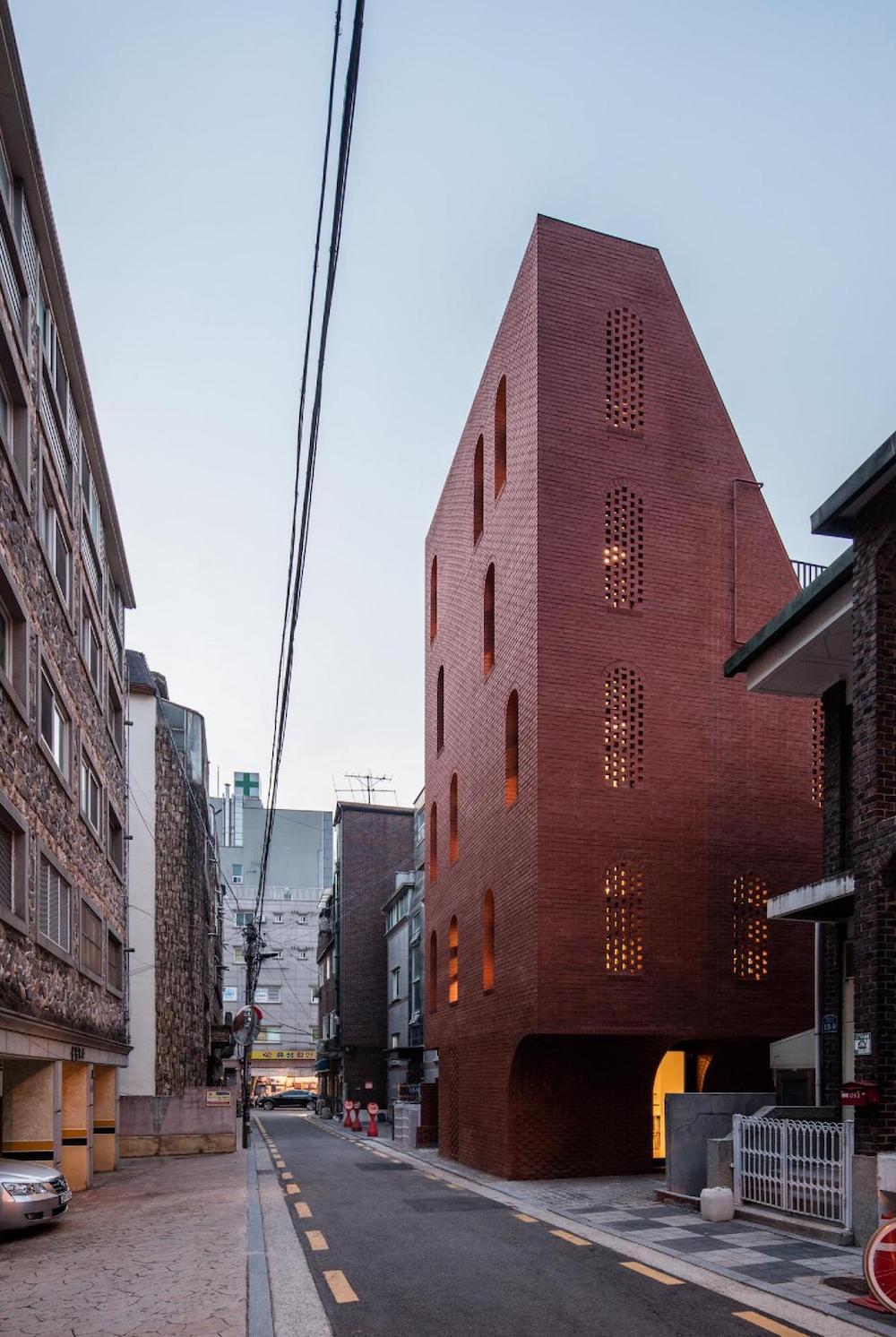 1000x1492, 194 Kb / здание, архитектура, кирпич, Южная Корея