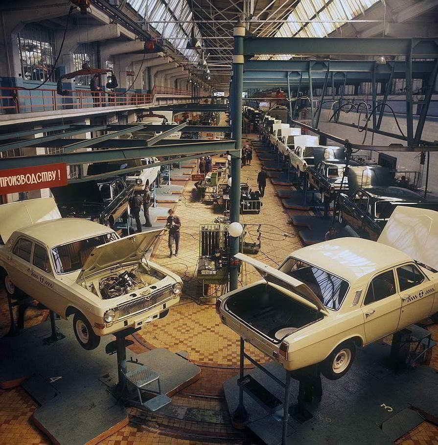 895x910, 177 Kb / автомобиль, классика, ретро, волга, конвейер, СССР