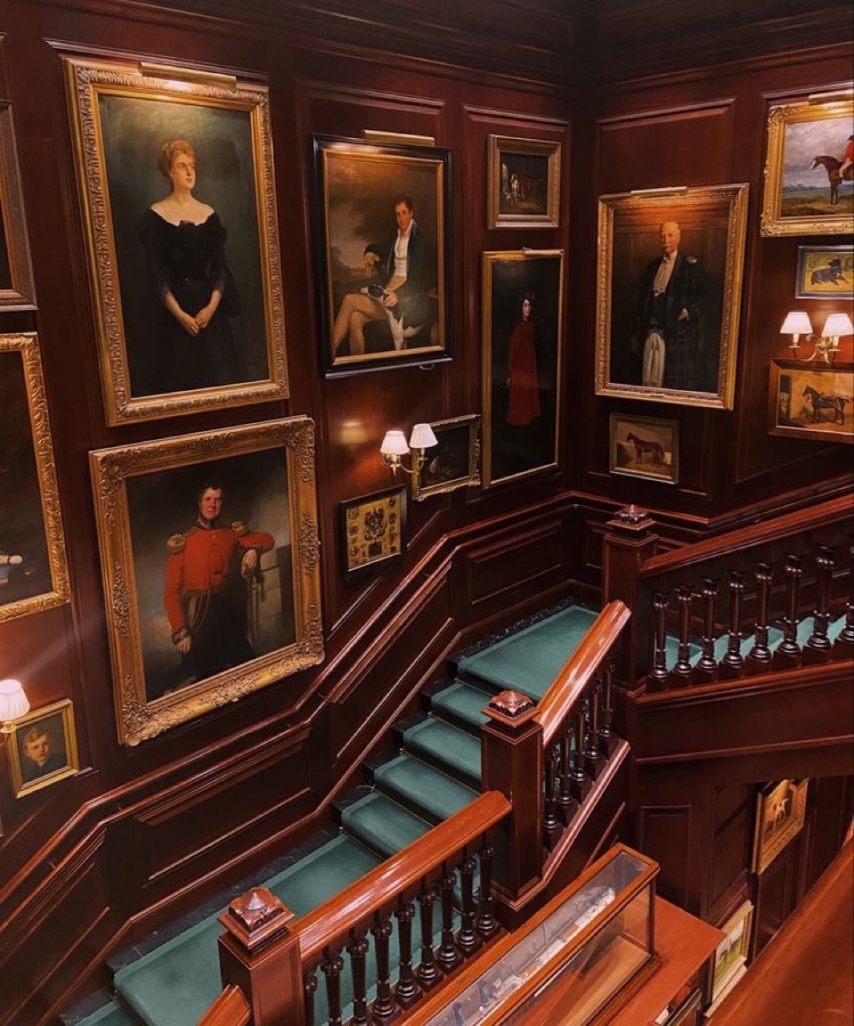 959x1152, 291 Kb / лестница, картина, ступеньки, диорама, интерьер, модель, макет