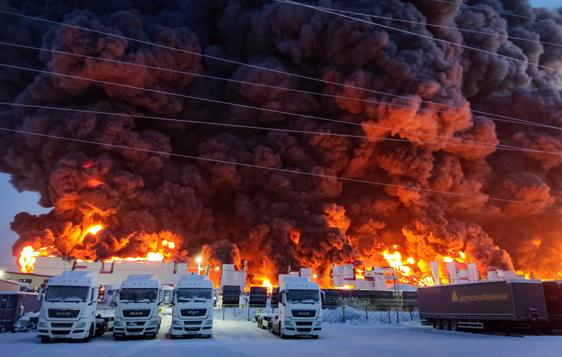 1100x700, 175 Kb / Пожар, Wildberries, склад, фура