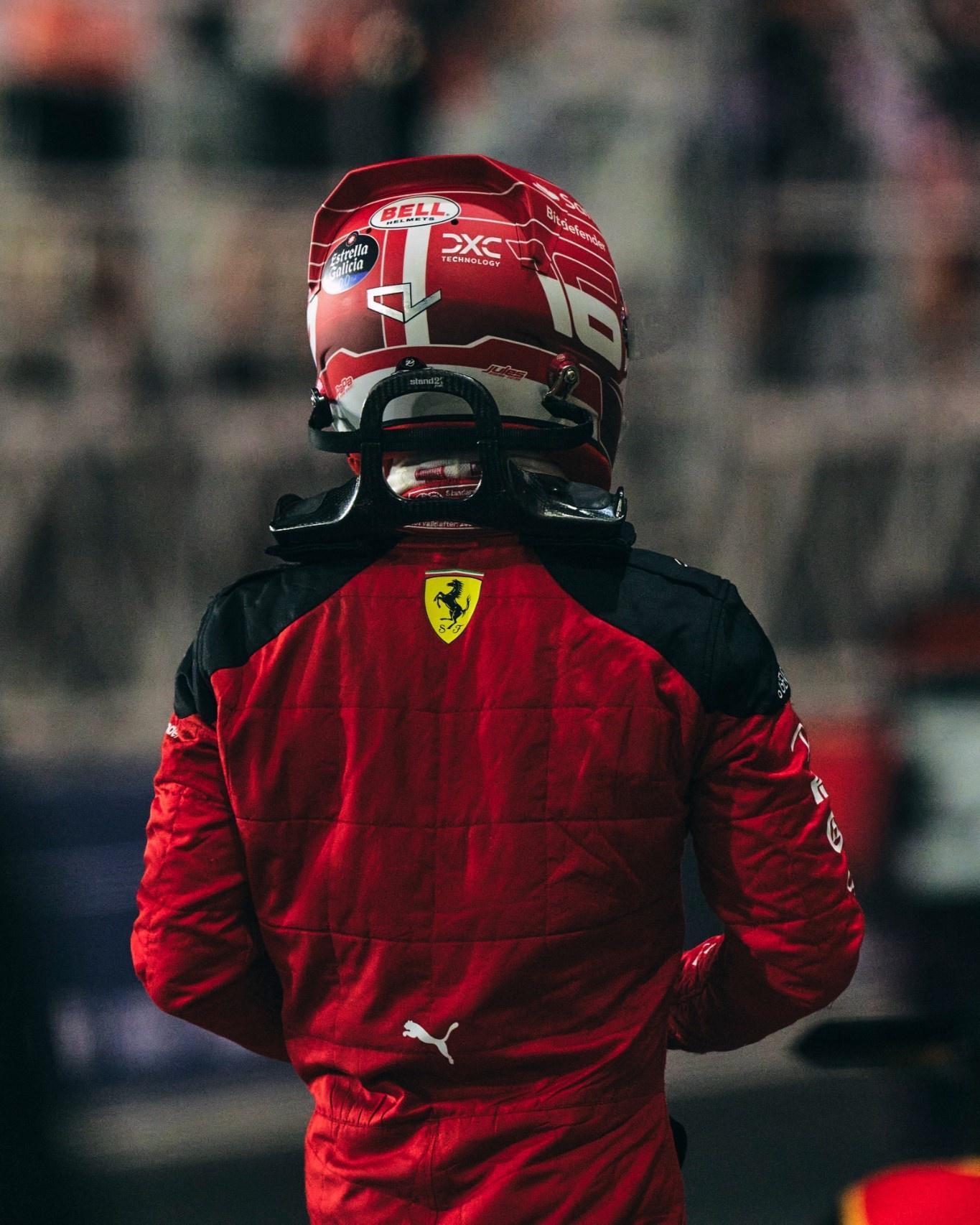 1365x1706, 229 Kb / шлем, гонки, Феррари, гонщик