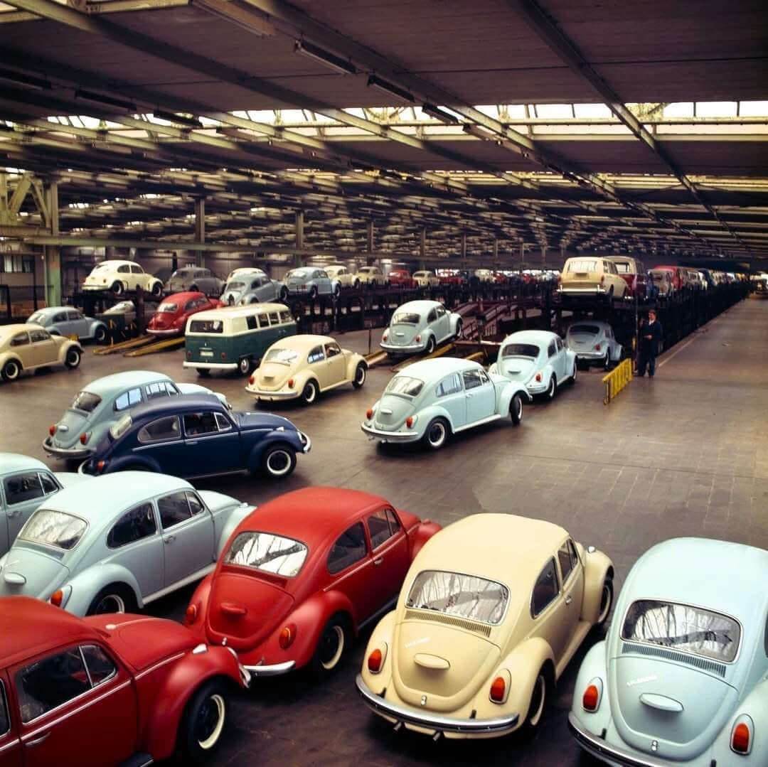 1080x1079, 168 Kb / автомобиль, классика, ретро, жук, Volkswagen, фольксваген