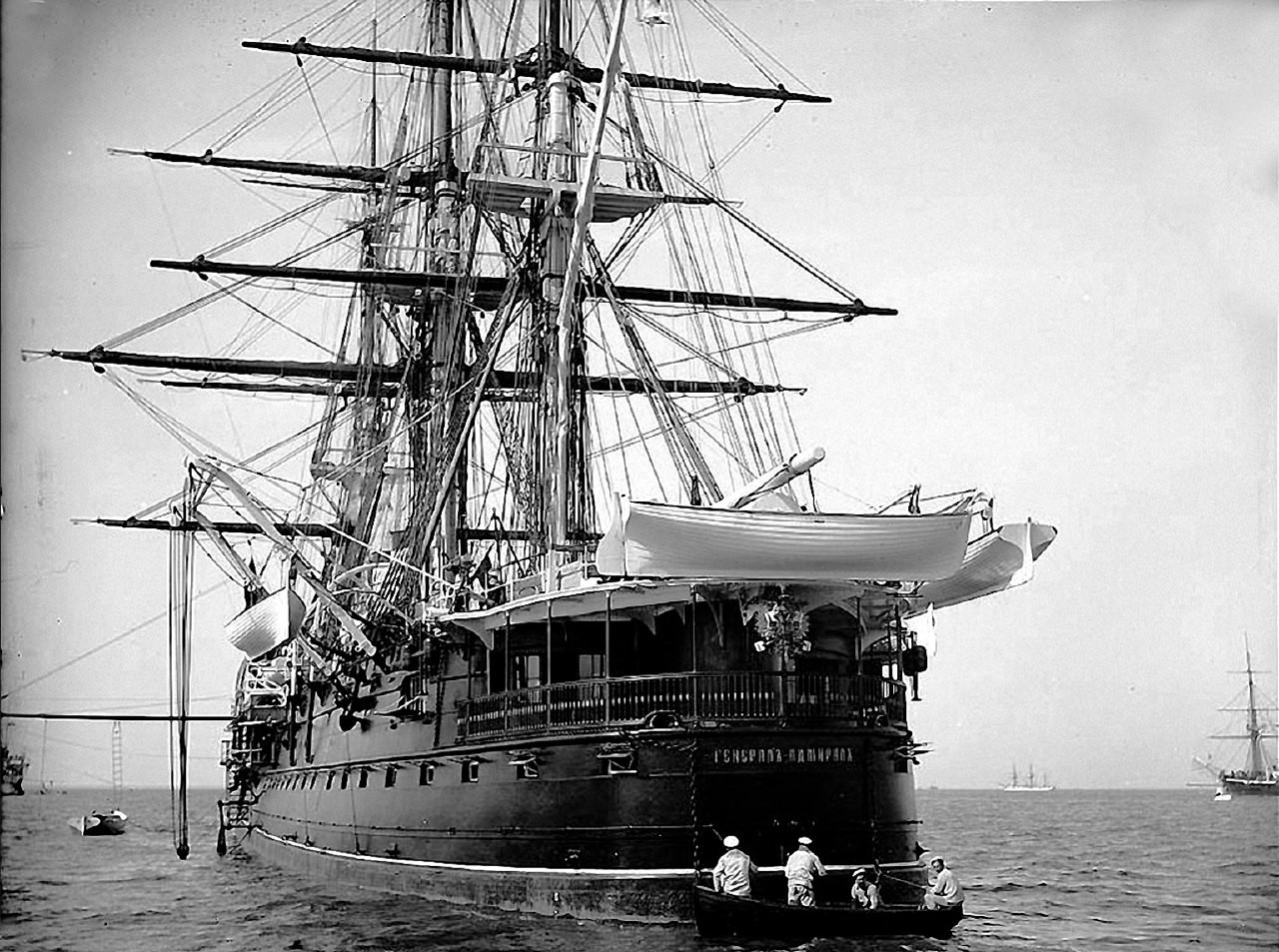 1280x953, 353 Kb / ч/б, корабль, крейсер, парус, Генерал, Адмирал, лодка, шлюпка, матрос