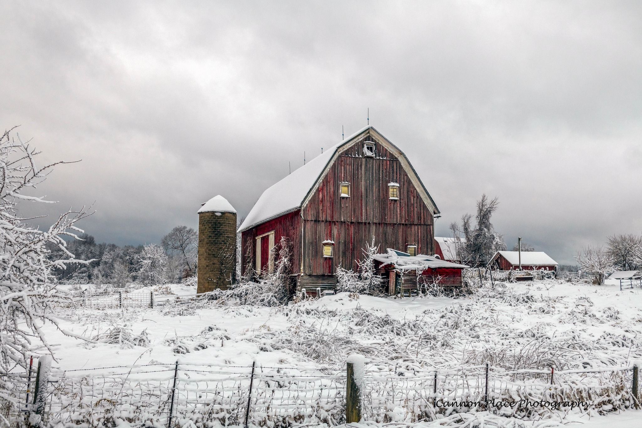 2048x1365, 475 Kb / сарай, дом, снег, забор, башня