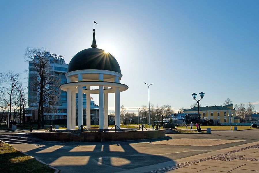 899x602, 97 Kb / петрозаводск,ротонда,солнце