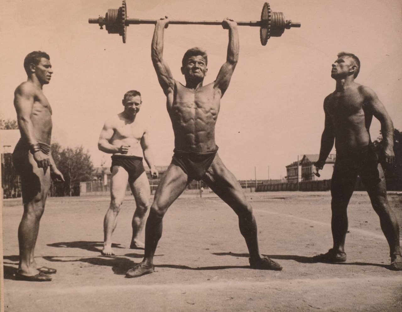 1280x993, 138 Kb / моряк, спорт, фитнесс, штанга, трусы, СССР, флот, ч/б