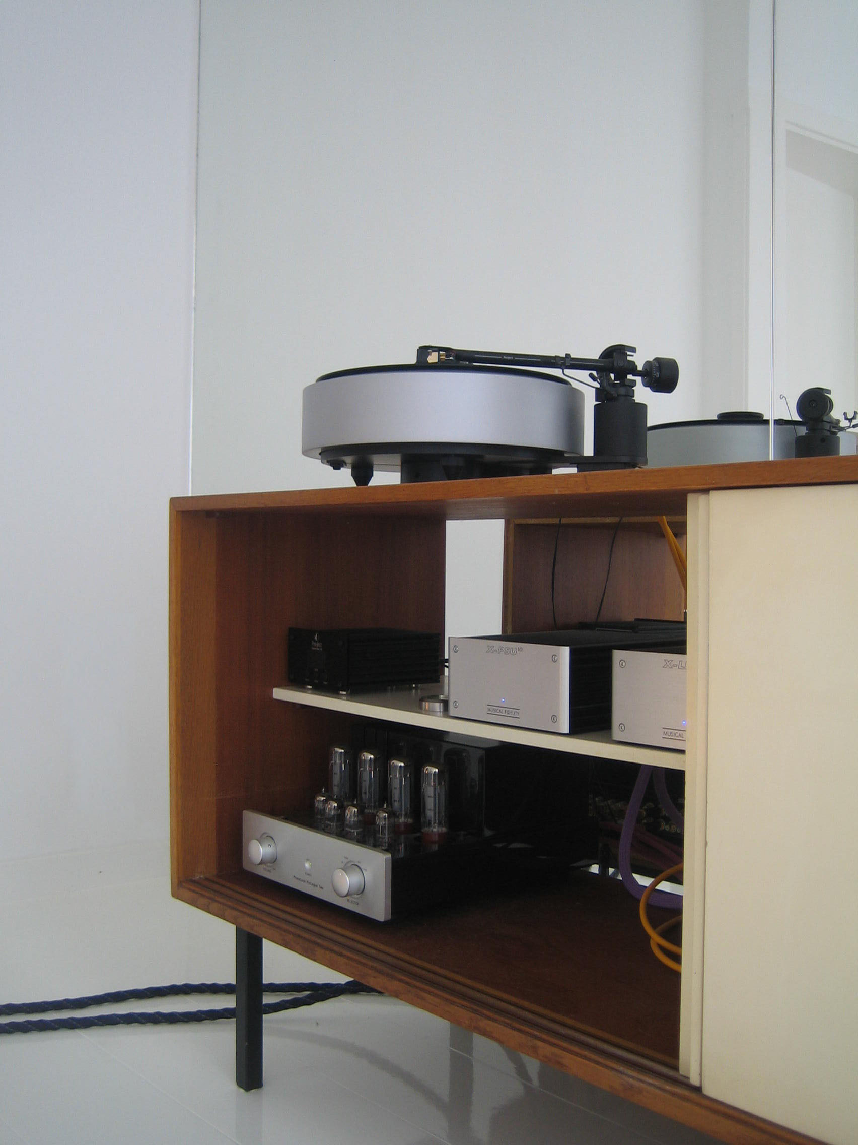 1704x2272, 480 Kb / винил, проигрыватель, пластинка, ламповый усилитель, ламповый звук, аудиофилия