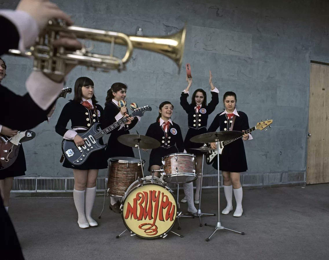 1136x900, 243 Kb / ансабль, группа, участники, Мзиури