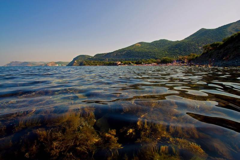 800x533, 55 Kb / вода, отражение, небо, море, горы